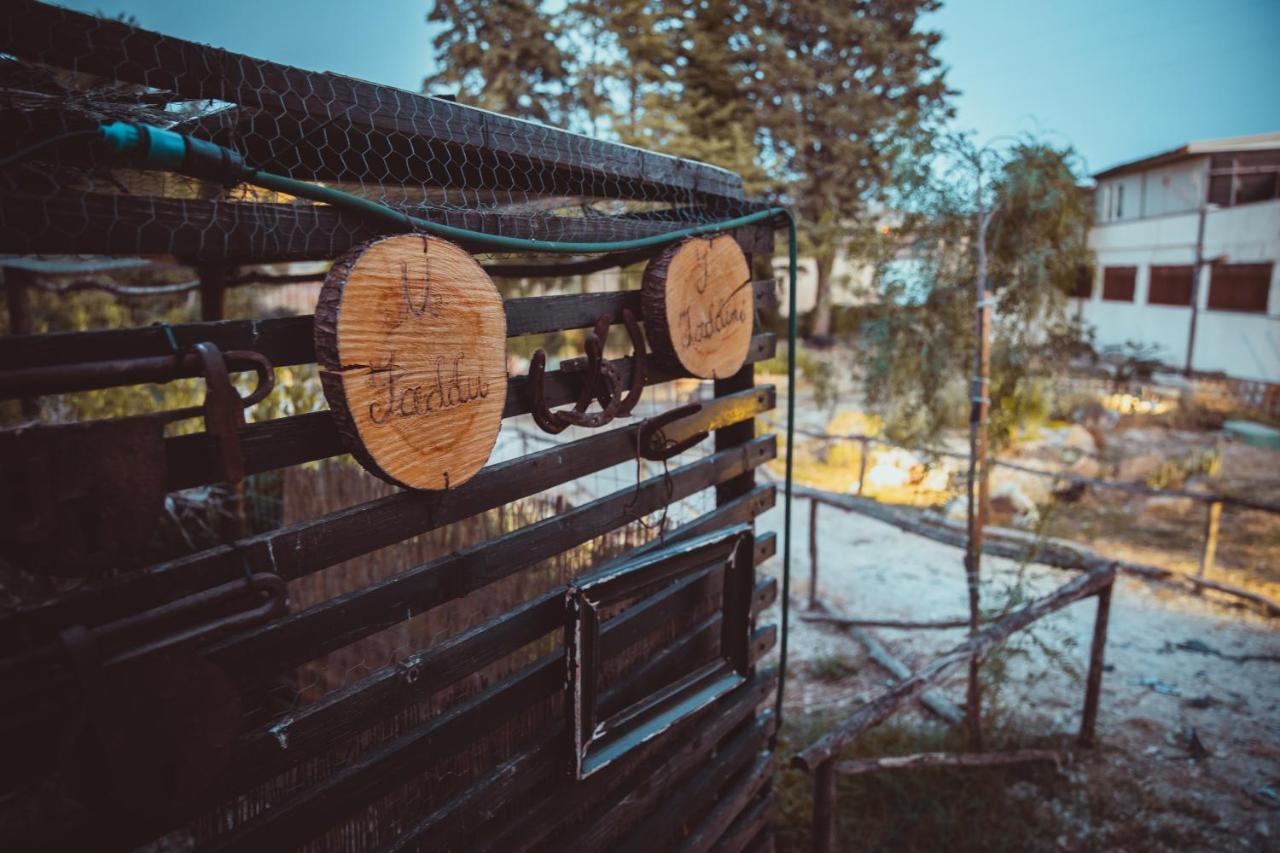 Cosi Priziusi Acomodação com café da manhã Vizzini Exterior foto